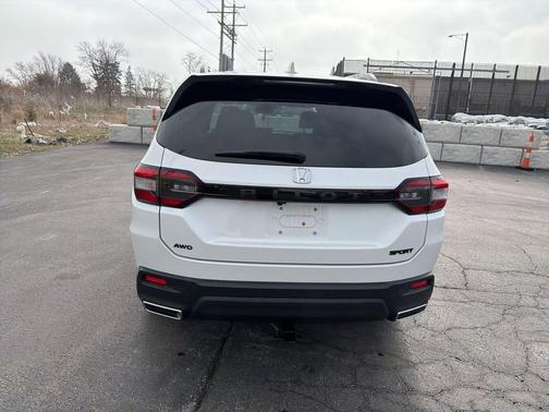 2023 Honda Pilot AWD Sport