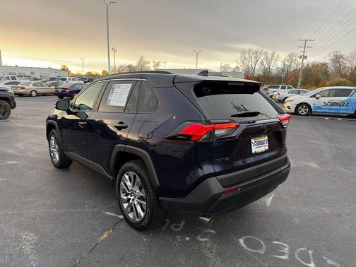 2022 Toyota RAV4 XLE Premium