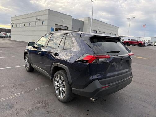 2022 Toyota RAV4 XLE Premium