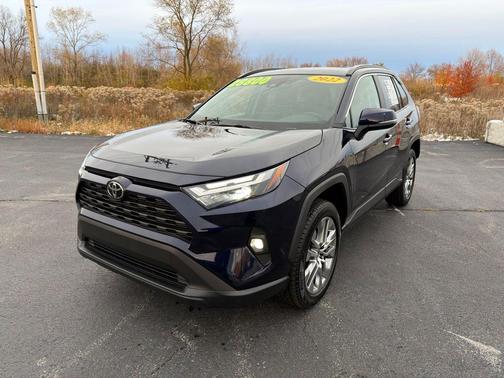 2022 Toyota RAV4 XLE Premium