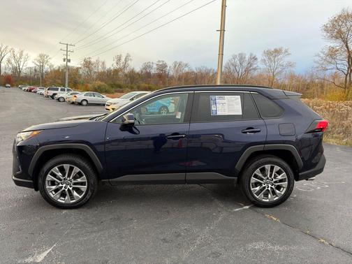 2022 Toyota RAV4 XLE Premium