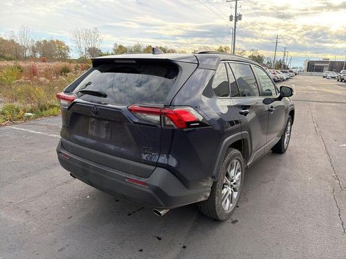 2022 Toyota RAV4 XLE Premium