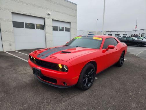 2016 Dodge Challenger SXT