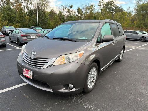 2017 Toyota Sienna XLE Premium