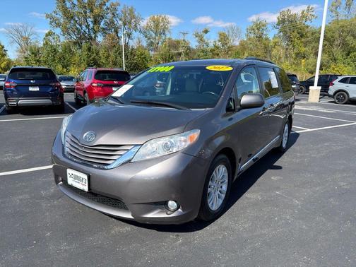 2017 Toyota Sienna XLE Premium