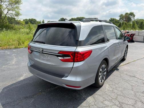 Silver 2022 Honda Odyssey EX-L