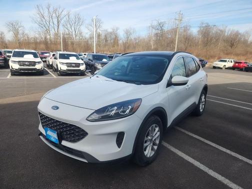 2020 Ford Escape SE