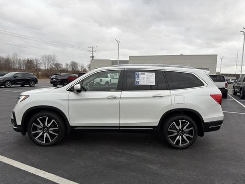 2022 Honda Pilot Touring 8-Passenger