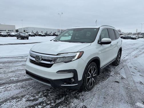 2022 Honda Pilot Touring 8-Passenger