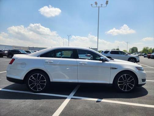 2018 Ford Taurus Limited