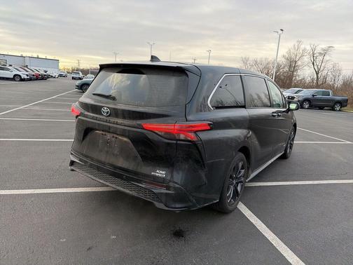 2021 Toyota Sienna XSE 7 Passenger