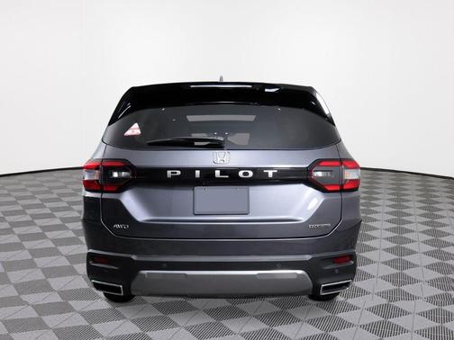 Modern Steel 2026 Honda Pilot Touring 8-Passenger