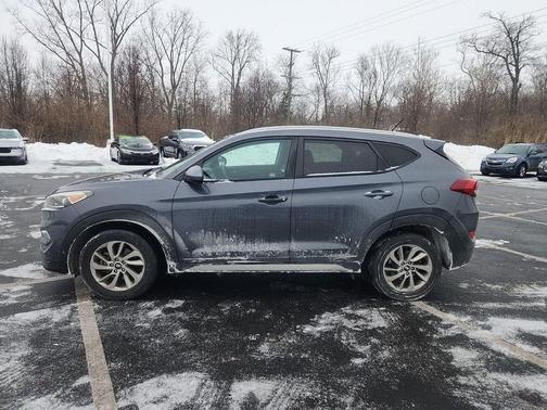 2017 Hyundai TUCSON SE
