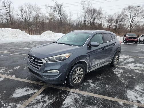 2017 Hyundai TUCSON SE