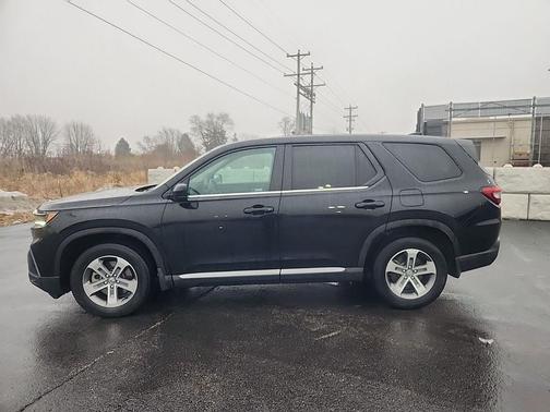 2023 Honda Pilot AWD EX-L 8 Passenger