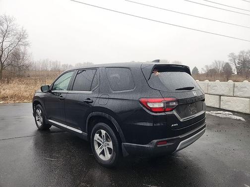 2023 Honda Pilot AWD EX-L 8 Passenger