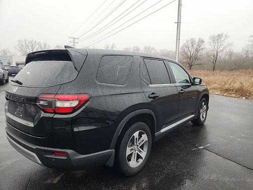 2023 Honda Pilot AWD EX-L 8 Passenger