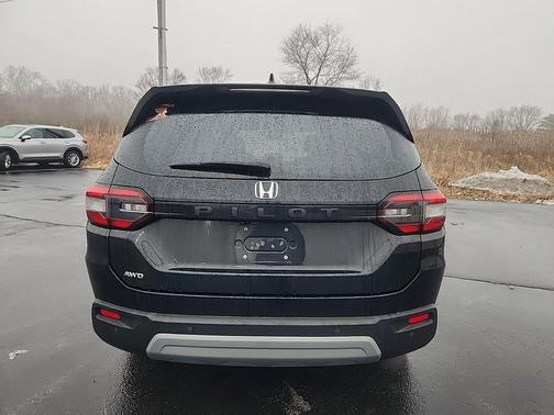 2023 Honda Pilot AWD EX-L 8 Passenger