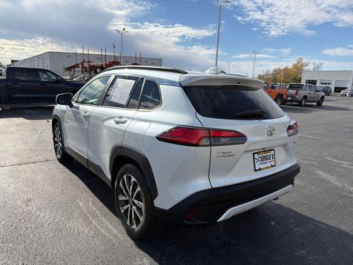 2022 Toyota Corolla Cross XLE