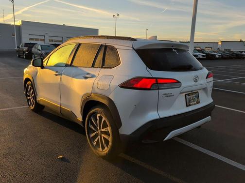 2022 Toyota Corolla Cross XLE