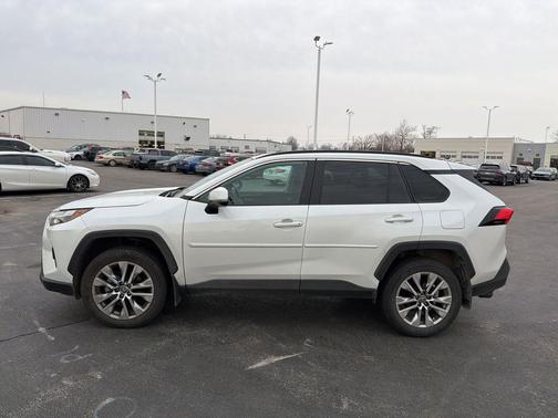 2024 Toyota RAV4 XLE Premium