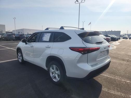 2022 Toyota Highlander LE