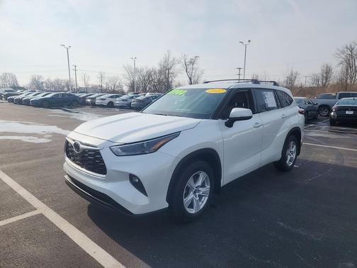 2022 Toyota Highlander LE