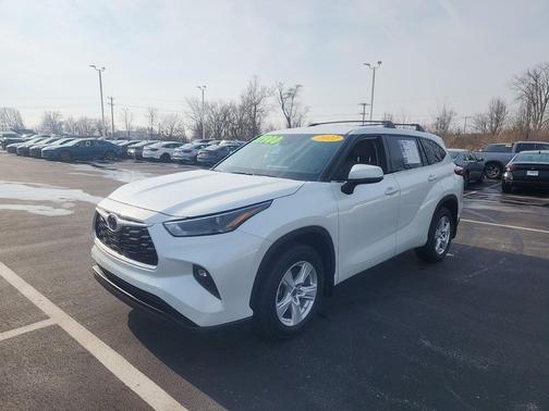 2022 Toyota Highlander LE