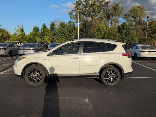 2018 Toyota RAV4 Hybrid SE