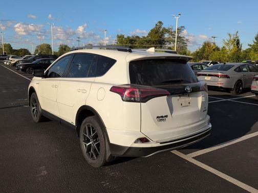 2018 Toyota RAV4 Hybrid SE