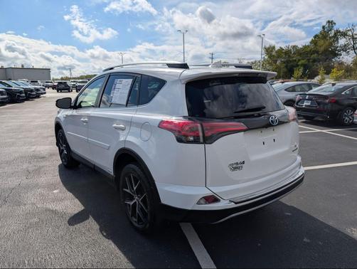 2018 Toyota RAV4 Hybrid SE