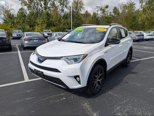 2018 Toyota RAV4 Hybrid SE