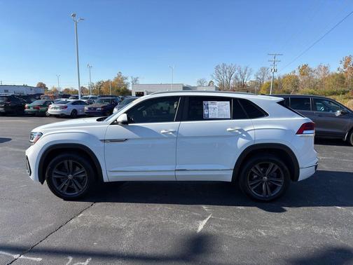 2020 Volkswagen Atlas Cross Sport 3.6L V6 SE w/Technology R-Line