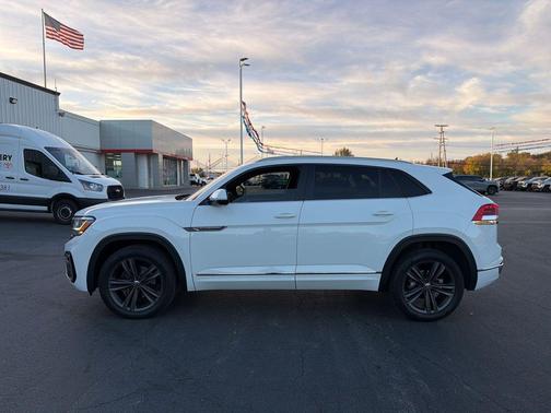 2020 Volkswagen Atlas Cross Sport 3.6L V6 SE w/Technology R-Line