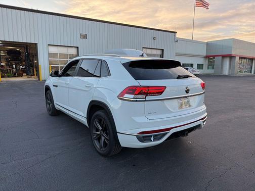 2020 Volkswagen Atlas Cross Sport 3.6L V6 SE w/Technology R-Line