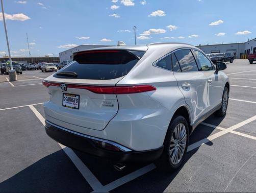2022 Toyota Venza XLE