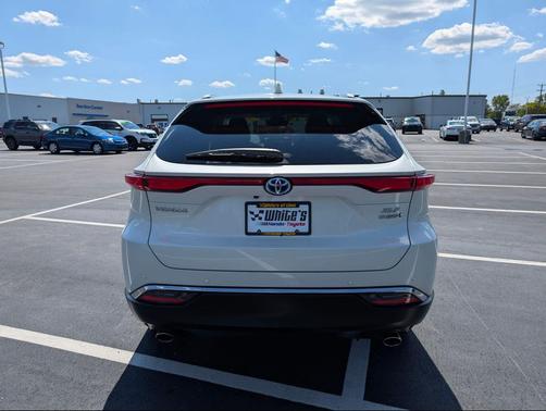2022 Toyota Venza XLE