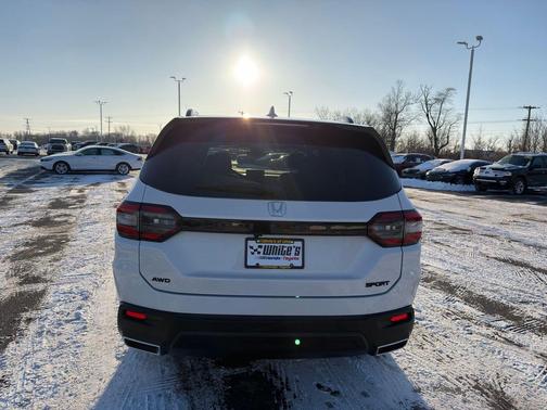 2023 Honda Pilot AWD Sport