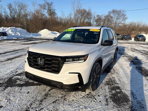 2023 Honda Pilot AWD Sport