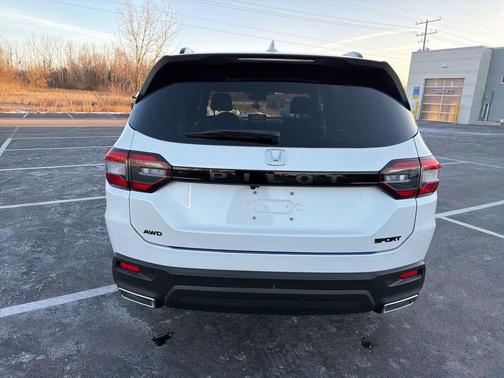 2023 Honda Pilot AWD Sport