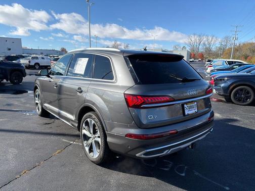 2021 Audi Q7 55 Premium Plus