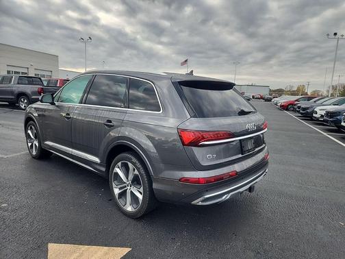 2021 Audi Q7 55 Premium Plus