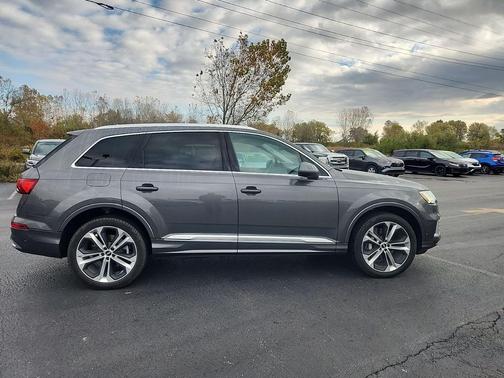 2021 Audi Q7 55 Premium Plus