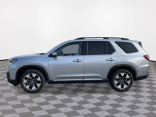 Silver Metallic 2026 Honda Pilot Touring 8-Passenger