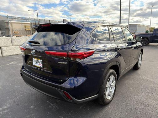 2023 Toyota Highlander Hybrid LE
