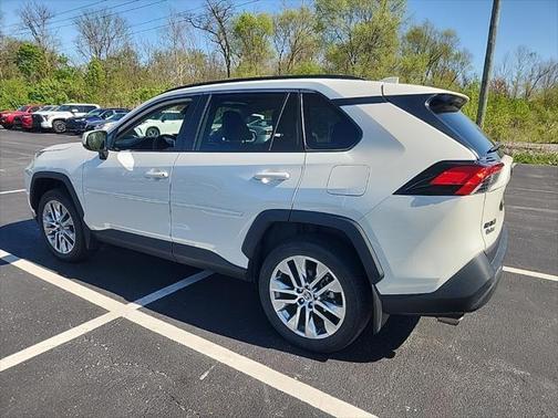 2022 Toyota RAV4 XLE Premium