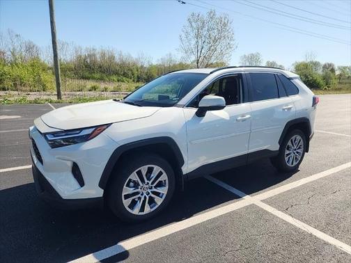 2022 Toyota RAV4 XLE Premium