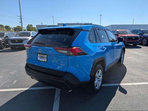 2020 Toyota RAV4 XLE