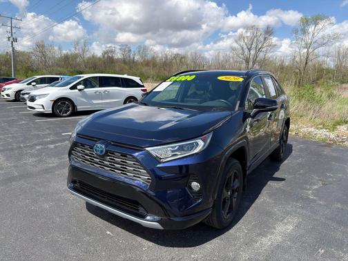 2020 Toyota RAV4 Hybrid SE