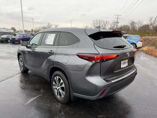 2024 Toyota Highlander Hybrid XLE